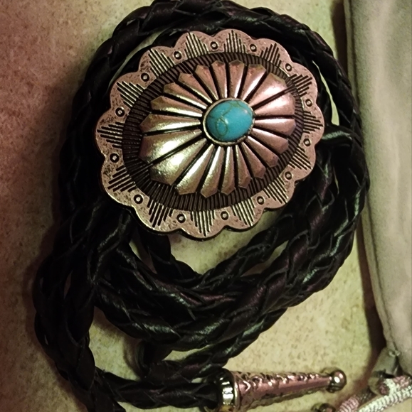 New Turqouise color leather 40" bolo tie - Picture 7 of 7